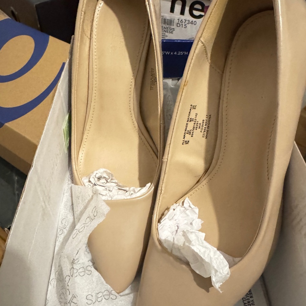 Women's Beige Flats